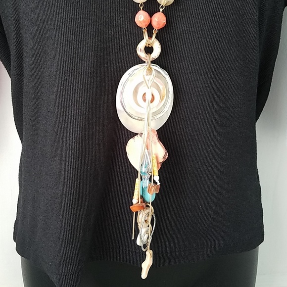 Boho mother of pearl leather statement necklace - Picture 6 of 7